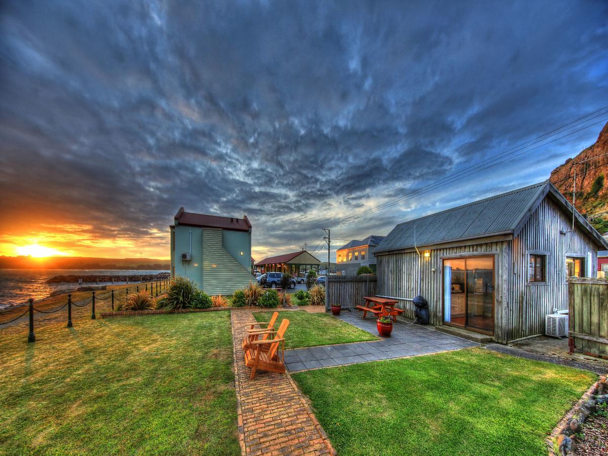 Stanley Village Waterfront Accommodation エクステリア 写真